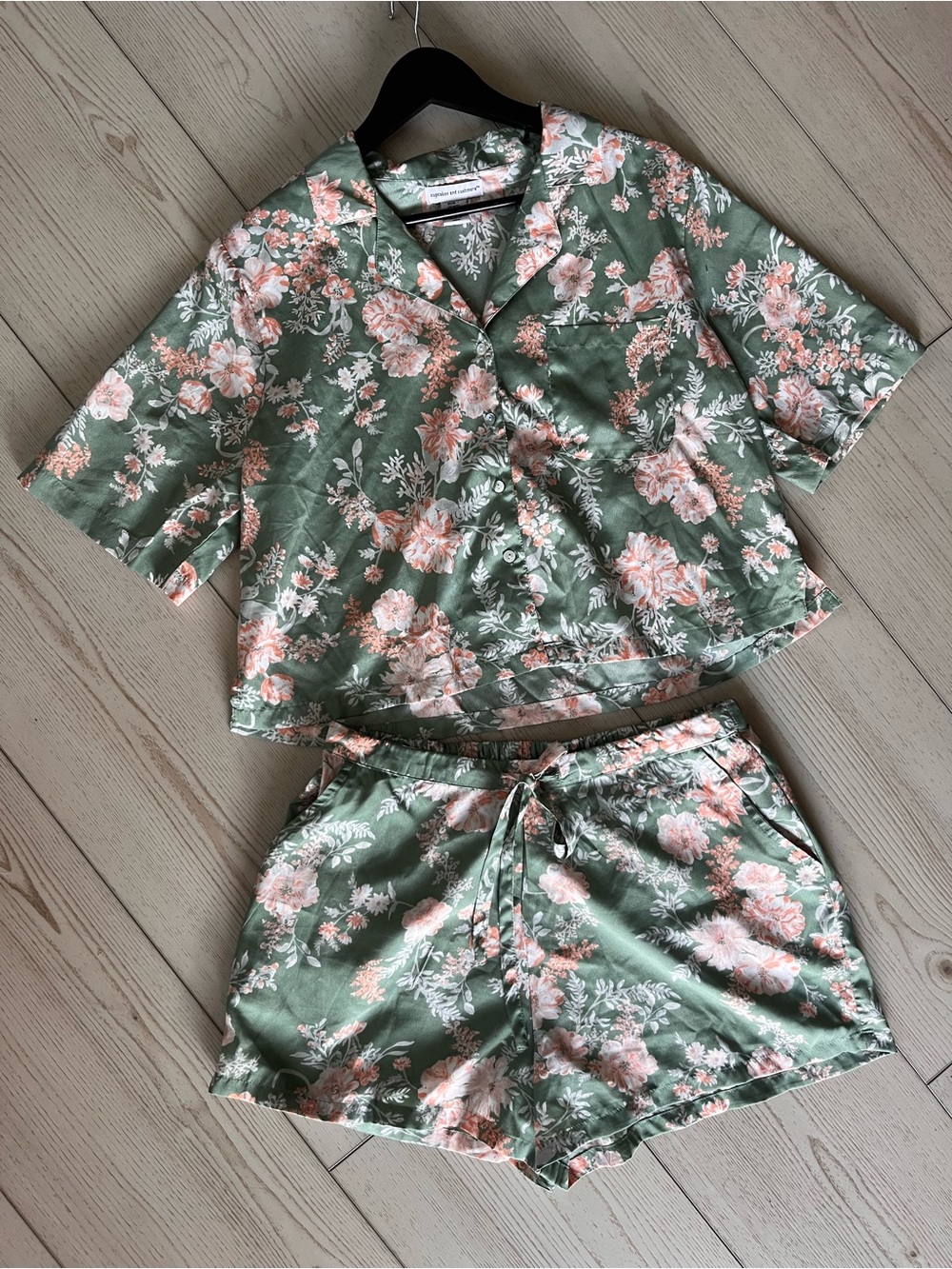 cupcakes & cashmere Sage Floral Button-Up Top with Peach Accents - Picture 5 of 10